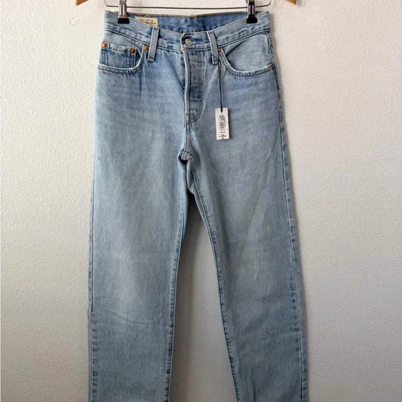 Levi's Women's Sz 24 501 90's Ever Afternoon Light Wash Straight Leg Loose Fit - Picture 2 of 12